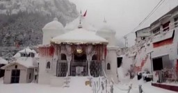 Uttarakhand's Gangotri Temple enveloped in thick blanket of snow